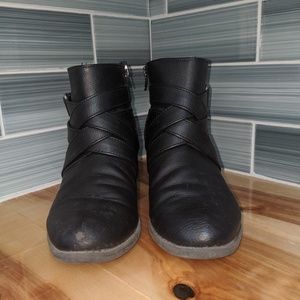 Women's black booties